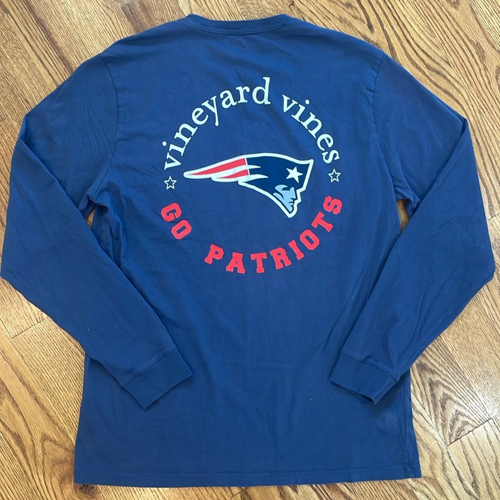 Men’s New England Patriots Vineyard Vines Long Sleeve Shirt. Size Medium.
